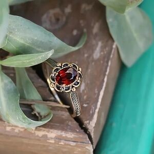 Vintage Red and Gold Floral Ring